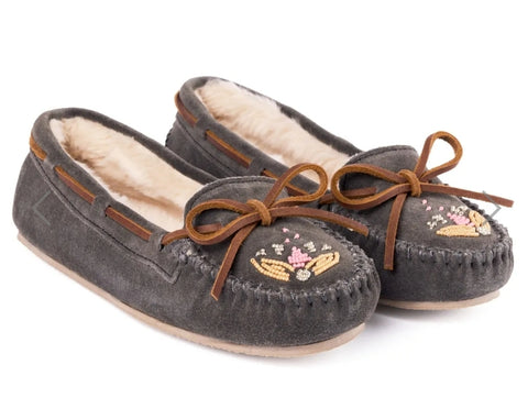 Minnetonka Ayashe Cally Slippers